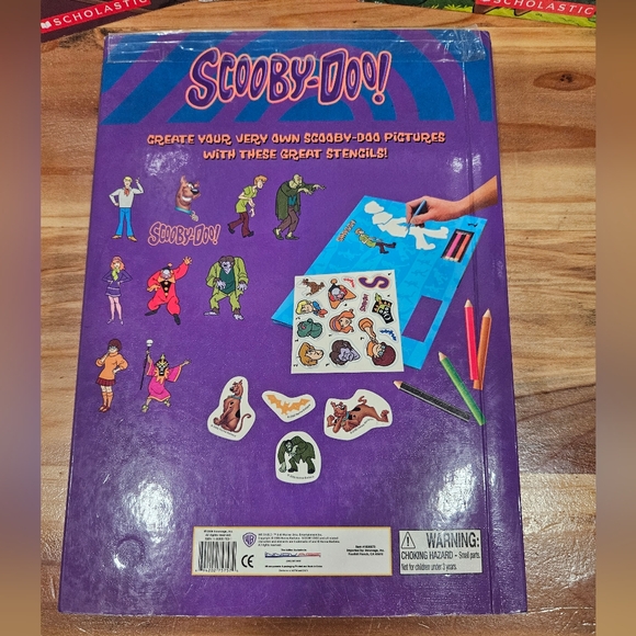 Scooby Doo Paperback Storybooks, Stencil Set & Plush Bundle - Picture 7 of 11